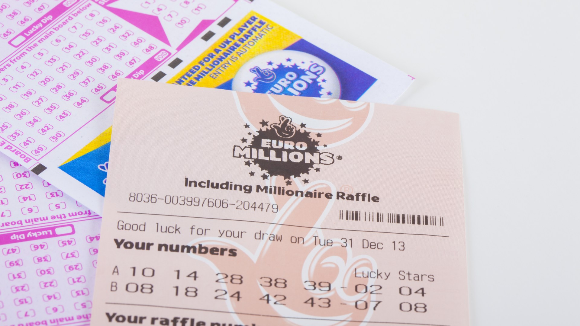 Miles de por error le dijeron que ganaron hasta millones en la mayor alza de lotería como jugadores obligados a abandonar los sueños derrochando