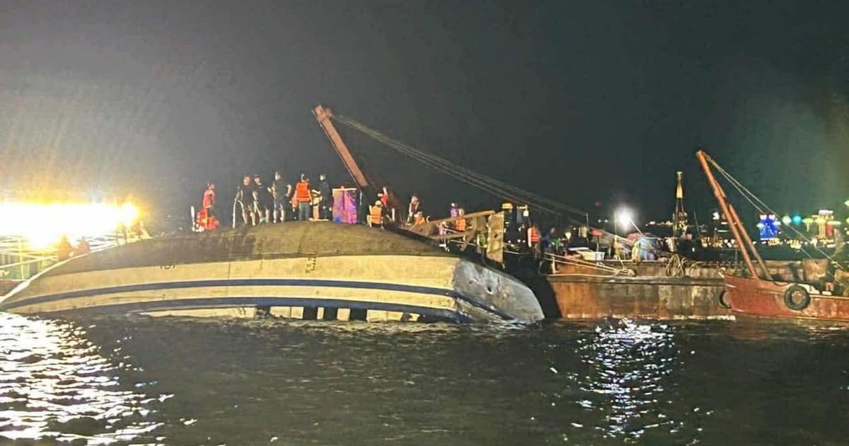 Os passageiros de barco turístico do Vietnã condenados imploraram para voltar para a costa antes de 38 morrerem