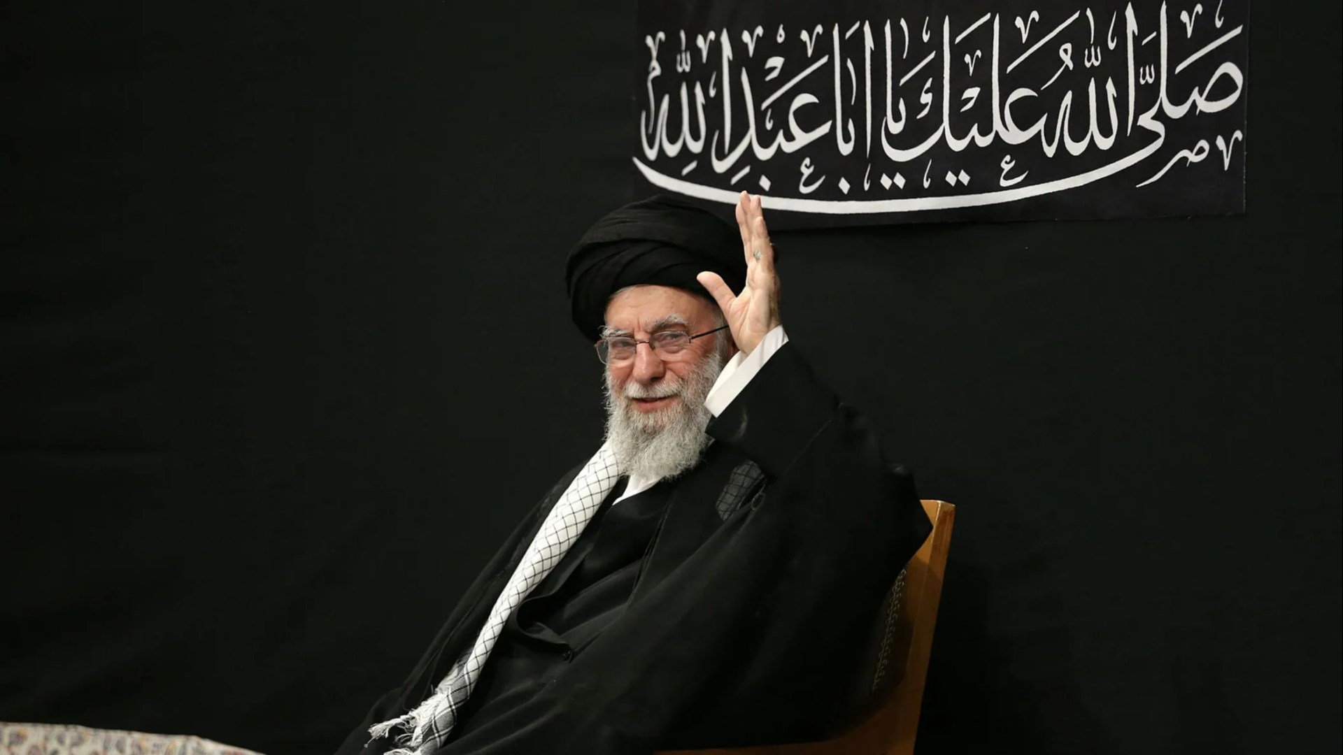 O líder supremo do Irã, The Ayatollah, 86, quebra com a primeira aparição, já que Trump ordenou que Israel não o matasse