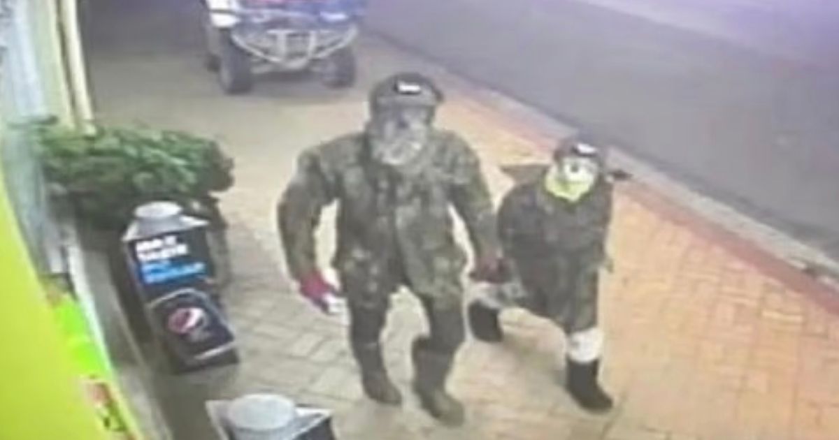 Dad on run Tom Phillips who vanished into wild seen ‘breaking into shop with kid’