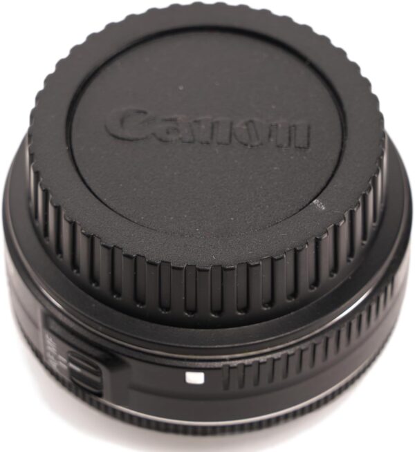 Canon EF-S 24mm f/2.8 STM Lens - Image 2