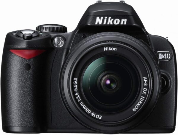 Nikon D40 Kit de câmera SLR digital de 6,1MP com 18-55mm f/3.5-5.6g ed II Auto Focus-S DX Zoom-Nikkor Lente (renovado)