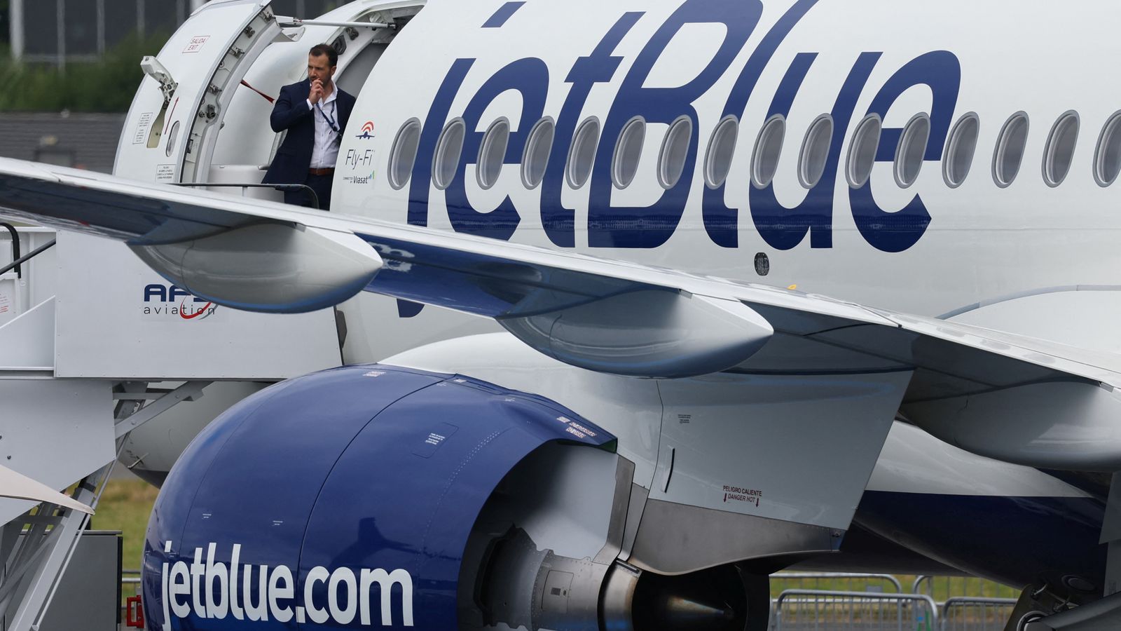JetBlue passenger plane and US Air Force aircraft in near miss by Venezuela | US News